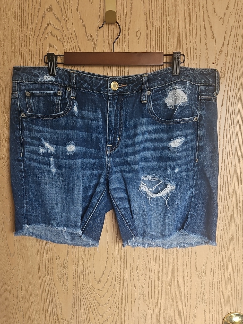 American Eagle Distressed Women's Denim Shorts - Dark Blue